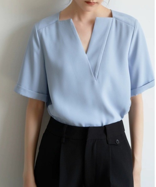 Beststore(ベストストア)の「キーネック 半袖 シャツブラウス(シャツ/ブラウス・レディース・ライトベージュ/ライトグリーン/カーキ/ネイビー/マスタード/スカイブルー/ブラック・M/L)」の6枚目の写真