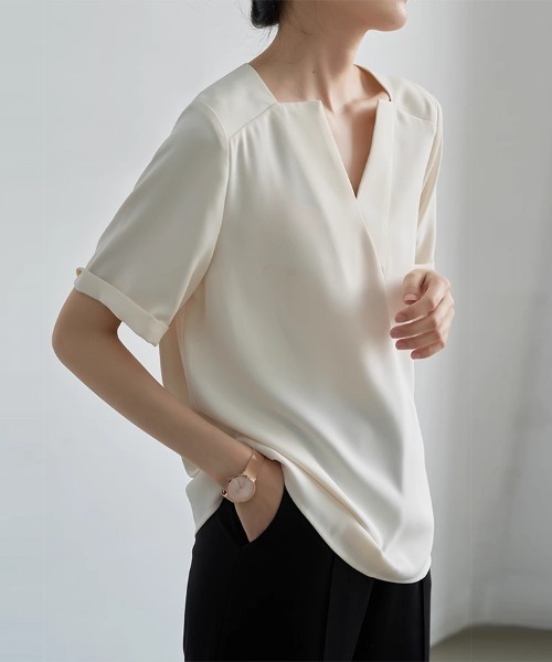 Beststore(ベストストア)の「キーネック 半袖 シャツブラウス(シャツ/ブラウス・レディース・ライトベージュ/ライトグリーン/カーキ/ネイビー/マスタード/スカイブルー/ブラック・M/L)」の9枚目の写真