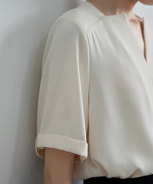 Beststore(ベストストア)の「キーネック 半袖 シャツブラウス(シャツ/ブラウス・レディース・ライトベージュ/ライトグリーン/カーキ/ネイビー/マスタード/スカイブルー/ブラック・M/L)」の17枚目の写真