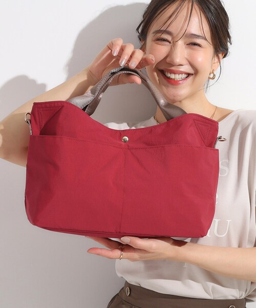SHOO・LA・RUE（シューラルー）の「【撥水】2WAY口元くったりトートバッグ（トートバッグ・レディース・ワインレッド/ブラック/ブラウン系その他・00）」の3枚目の写真