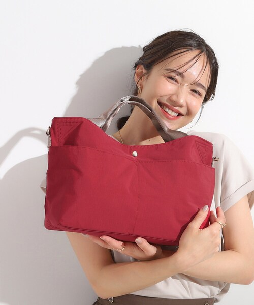 SHOO・LA・RUE（シューラルー）の「【撥水】2WAY口元くったりトートバッグ（トートバッグ・レディース・ワインレッド/ブラック/ブラウン系その他・00）」の22枚目の写真