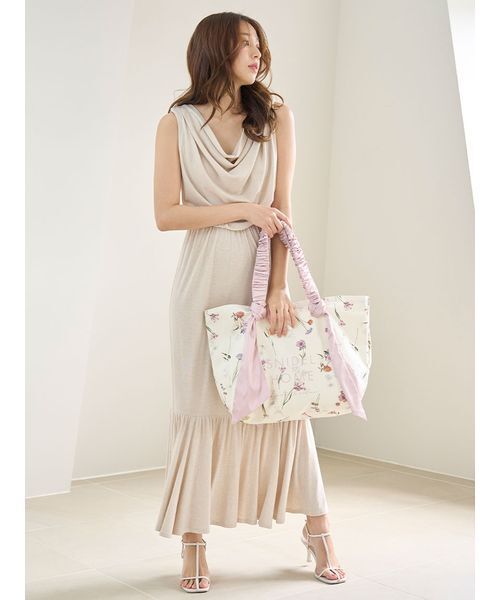 SNIDEL HOME(スナイデルホーム)の「オーガニックキャンバストート -BIG-(FLOWER)(トートバッグ・レディース・ブラック/ピンク・F)」の9枚目の写真