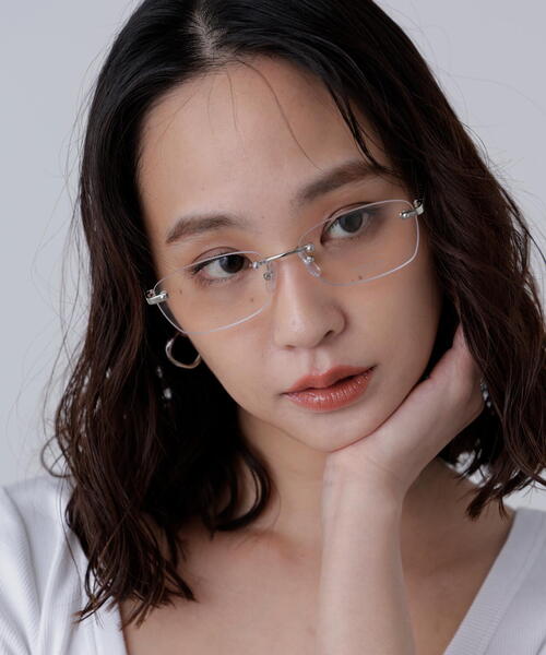 FREE'S MART（フリーズマート）の「クリアレンズメガネ（メガネ・レディース・ホワイト・ﾌﾘ-）」の2枚目の写真