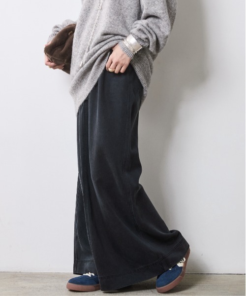 CHIC STYLE(シックスタイル)の「ソフトデニムマキシスカート<大きいサイズ有>シックスタイル(デニムスカート・レディース・ブルー系/ブラック系・M/L/LL/3L/4L/5L)」の2枚目の写真