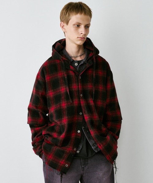 AIVER(アイバー)の「AIVER レイヤードオンブレチェックシャツ(シャツ/ブラウス・メンズ・ブラック/ブルー/レッド/ダークブラック・SMALL/MEDIUM/LARGE)」の1枚目の写真