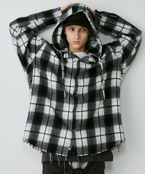 AIVER(アイバー)の「AIVER レイヤードオンブレチェックシャツ(シャツ/ブラウス・メンズ・ブラック/ブルー/レッド/ダークブラック・SMALL/MEDIUM/LARGE)」の8枚目の写真