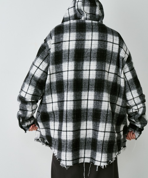 AIVER(アイバー)の「AIVER レイヤードオンブレチェックシャツ(シャツ/ブラウス・メンズ・ブラック/ブルー/レッド/ダークブラック・SMALL/MEDIUM/LARGE)」の9枚目の写真