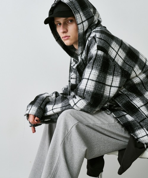 AIVER(アイバー)の「AIVER レイヤードオンブレチェックシャツ(シャツ/ブラウス・メンズ・ブラック/ブルー/レッド/ダークブラック・SMALL/MEDIUM/LARGE)」の12枚目の写真