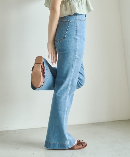 REMOON（リムーン）の「フレアデニムパンツ（デニムパンツ・レディース・ネイビー/ブルー・MEDIUM/SMALL）」の19枚目の写真