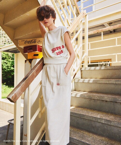 Coca Cola（コカコーラ）の「【Coca-Cola】【汗染み加工・セットアップ対応】ラメ入りミニ裏毛アイラインスカート（スカート・レディース・ライトグレー/チャコールグレー/グレー系その他・L/M）」の19枚目の写真