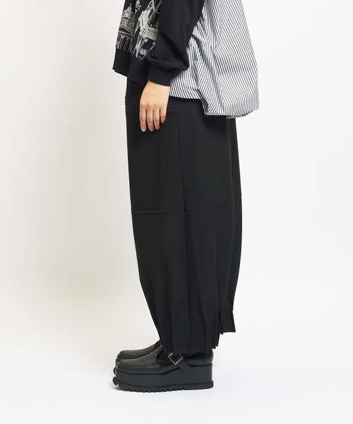 gomme(ゴム)の「サーモストレッチ ジャムタックパンツ2(その他パンツ・レディース・ブラック/チャコール・MEDIUM)」の10枚目の写真