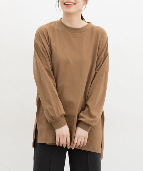 Honeys(ハニーズ)の「ゆるチュニックTシャツ(Tシャツ/カットソー・レディース・キャメル/ブラック/グレイッシュベージュ/オフホワイト/スミクロ・F)」の5枚目の写真