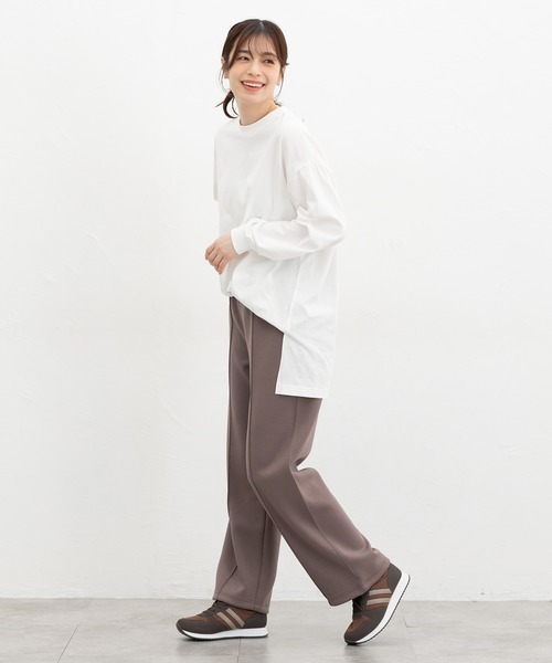 Honeys(ハニーズ)の「ゆるチュニックTシャツ(Tシャツ/カットソー・レディース・キャメル/ブラック/グレイッシュベージュ/オフホワイト/スミクロ・F)」の7枚目の写真