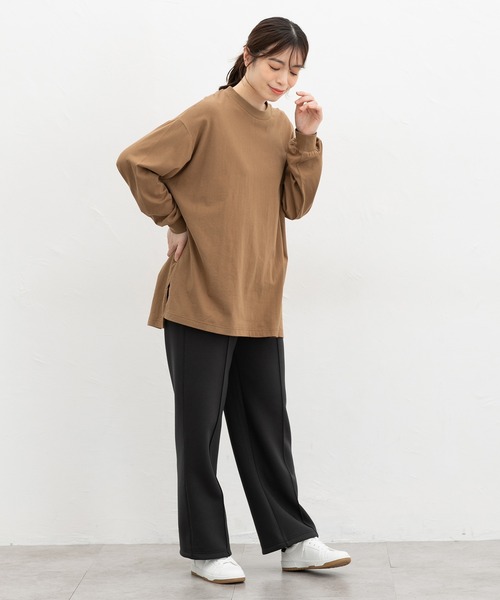 Honeys(ハニーズ)の「ゆるチュニックTシャツ(Tシャツ/カットソー・レディース・キャメル/ブラック/グレイッシュベージュ/オフホワイト/スミクロ・F)」の11枚目の写真