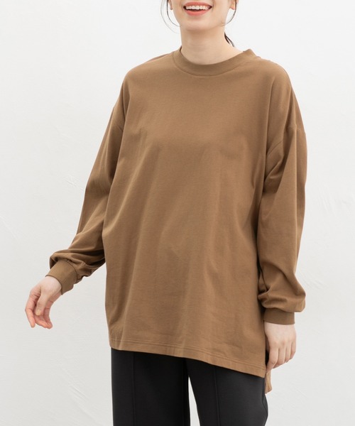Honeys(ハニーズ)の「ゆるチュニックTシャツ(Tシャツ/カットソー・レディース・キャメル/ブラック/グレイッシュベージュ/オフホワイト/スミクロ・F)」の12枚目の写真