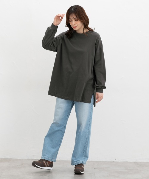 Honeys(ハニーズ)の「ゆるチュニックTシャツ(Tシャツ/カットソー・レディース・キャメル/ブラック/グレイッシュベージュ/オフホワイト/スミクロ・F)」の15枚目の写真