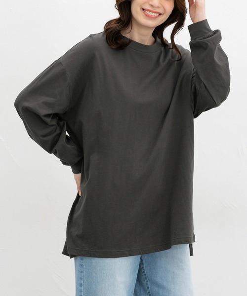 Honeys(ハニーズ)の「ゆるチュニックTシャツ(Tシャツ/カットソー・レディース・キャメル/ブラック/グレイッシュベージュ/オフホワイト/スミクロ・F)」の16枚目の写真