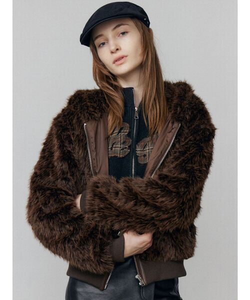 EMODA（エモダ）の「フードフェイクファーブルゾン（ブルゾン・レディース・ブラウン/ブラック/アイボリー・FREE）」の4枚目の写真