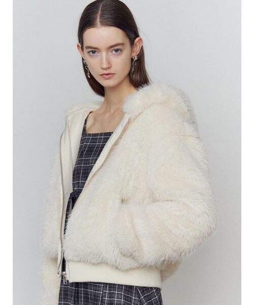 EMODA（エモダ）の「フードフェイクファーブルゾン（ブルゾン・レディース・ブラウン/ブラック/アイボリー・FREE）」の8枚目の写真