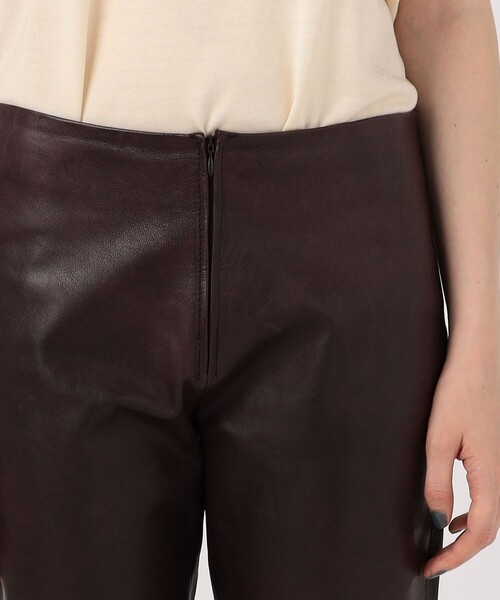 Gabriela Coll Garments(ガブリエラコールガーメンツ)の「GABRIELA COLL GARMENTS LEATHER SLIT TROUSER(その他パンツ・レディース・ダークパープル・2)」の6枚目の写真