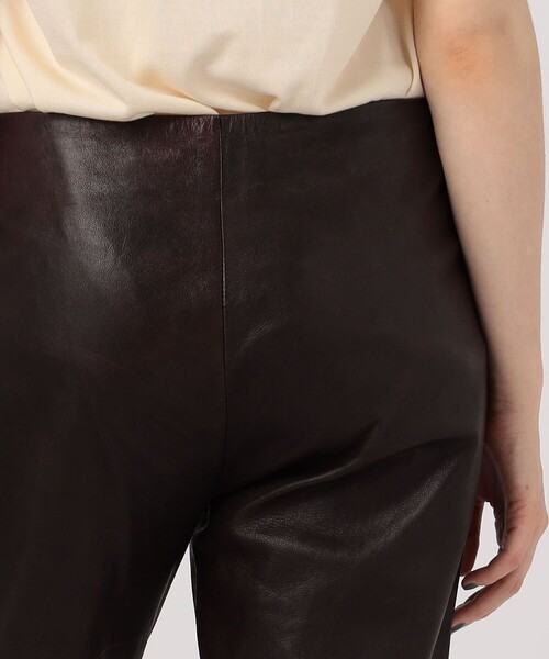 Gabriela Coll Garments(ガブリエラコールガーメンツ)の「GABRIELA COLL GARMENTS LEATHER SLIT TROUSER(その他パンツ・レディース・ダークパープル・2)」の7枚目の写真