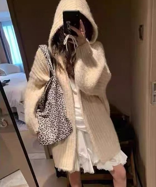 STAY MOTION（ステイモーション）の「【WEB限定】フード付きオーバーサイズニットカーディガン［韓国ファッション カジュアル］（カーディガン/ボレロ・レディース・グレー/アイボリー/ブラウン・F）」の12枚目の写真