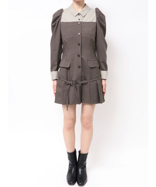 dazzlin（ダズリン）の「スソプリーツジャケットミニワンピース（ワンピース・レディース・ベージュ/ブラウン/グレー・SMALL/MEDIUM）」の6枚目の写真