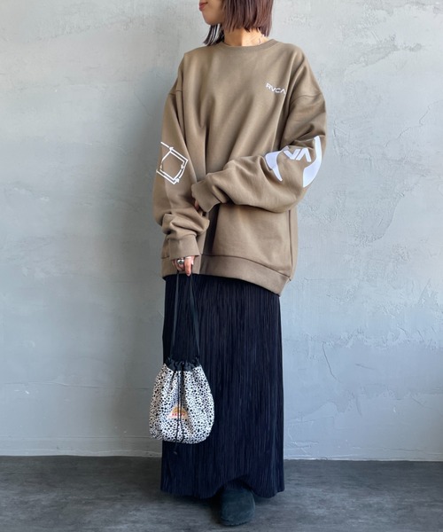 RVCA（ルーカ）の「【WEB限定】[RVCA/ルーカ] STACKHOUSE CR バックプリント クルーネックスウェット【追加】（スウェット・レディース・ブラック/オフホワイト/キャメル・M/L/XL）」の7枚目の写真