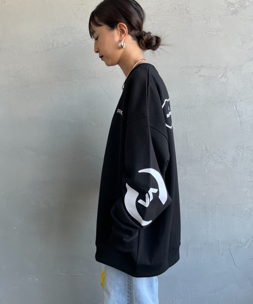 RVCA（ルーカ）の「【WEB限定】[RVCA/ルーカ] STACKHOUSE CR バックプリント クルーネックスウェット【追加】（スウェット・レディース・ブラック/オフホワイト/キャメル・M/L/XL）」の19枚目の写真