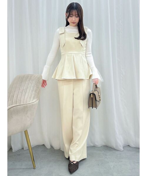dazzlin（ダズリン）の「ショルダーリボンペプラムオールイン（つなぎ/オールインワン・レディース・アイボリー/ブラック・SMALL/MEDIUM）」の13枚目の写真