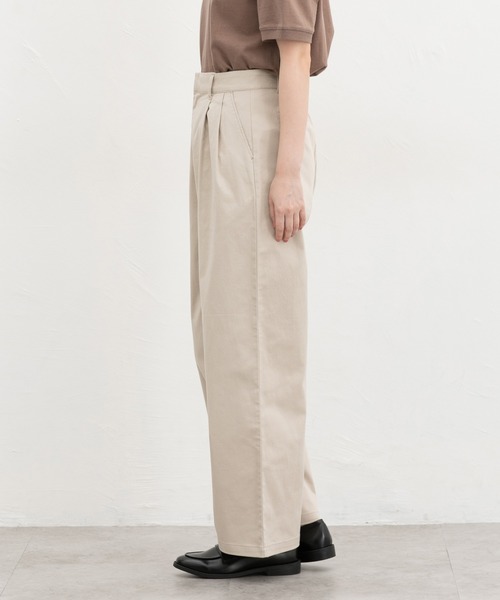 Honeys(ハニーズ)の「チノワイドストレート(股下69cm)(チノパンツ・レディース・ライトベージュ/ベージュ/ブラック・S/M/L/LL)」の12枚目の写真
