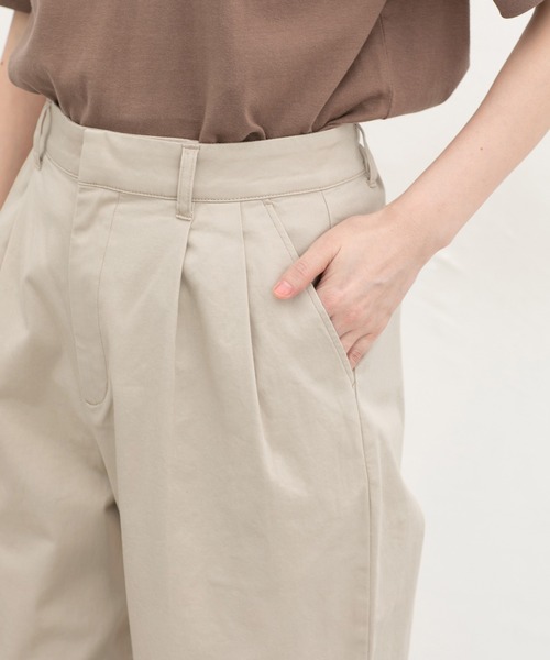 Honeys(ハニーズ)の「チノワイドストレート(股下69cm)(チノパンツ・レディース・ライトベージュ/ベージュ/ブラック・S/M/L/LL)」の15枚目の写真