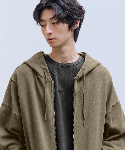 F.ILLUMINATE(フィルミネイト)の「アセンティックロゴピグメントフードジップアップ-ブラウン(パーカー・レディース・その他・SMALL/MEDIUM/LARGE)」の3枚目の写真
