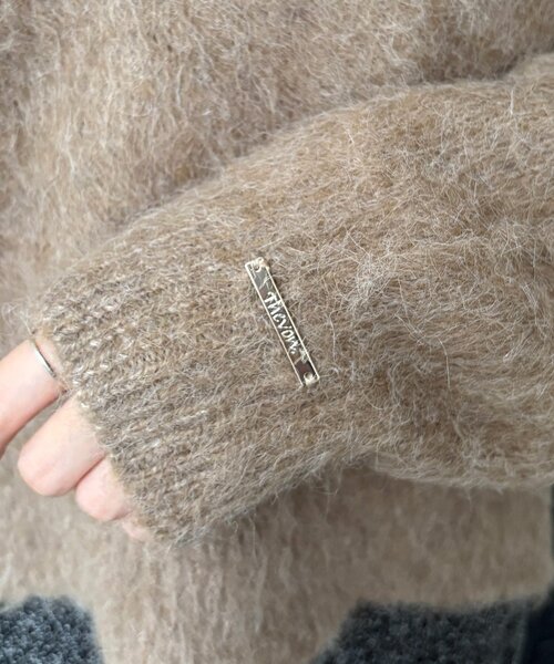 Thevon（ゼボン）の「アルパカ混Vネックゆるニット（ニット/セーター・レディース・アイボリー/サックスブルー/ピンク/モカ・FREE）」の18枚目の写真