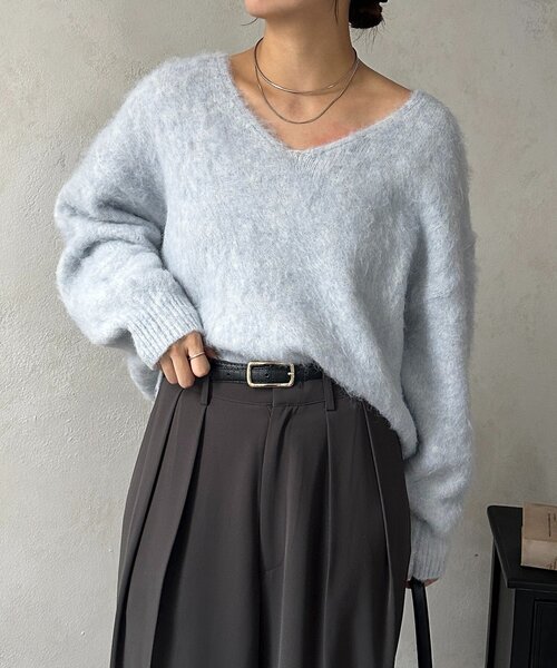 Thevon（ゼボン）の「アルパカ混Vネックゆるニット（ニット/セーター・レディース・アイボリー/サックスブルー/ピンク/モカ・FREE）」の16枚目の写真