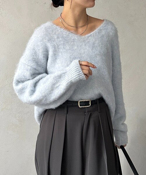 Thevon（ゼボン）の「アルパカ混Vネックゆるニット（ニット/セーター・レディース・アイボリー/サックスブルー/ピンク/モカ・FREE）」の15枚目の写真