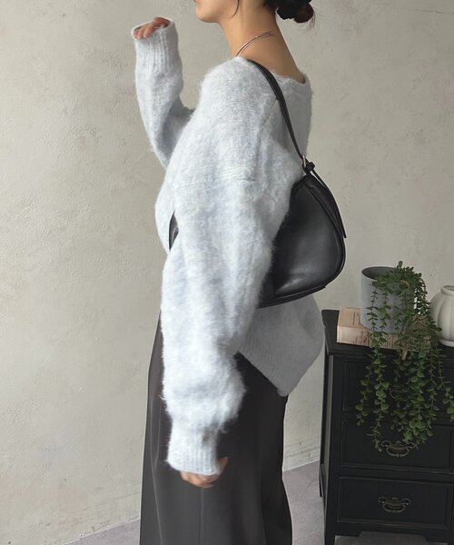 Thevon（ゼボン）の「アルパカ混Vネックゆるニット（ニット/セーター・レディース・アイボリー/サックスブルー/ピンク/モカ・FREE）」の14枚目の写真