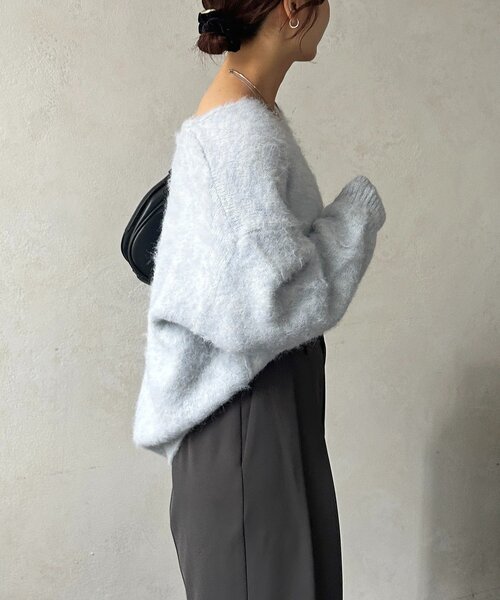 Thevon（ゼボン）の「アルパカ混Vネックゆるニット（ニット/セーター・レディース・アイボリー/サックスブルー/ピンク/モカ・FREE）」の13枚目の写真