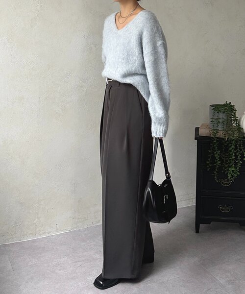 Thevon（ゼボン）の「アルパカ混Vネックゆるニット（ニット/セーター・レディース・アイボリー/サックスブルー/ピンク/モカ・FREE）」の11枚目の写真