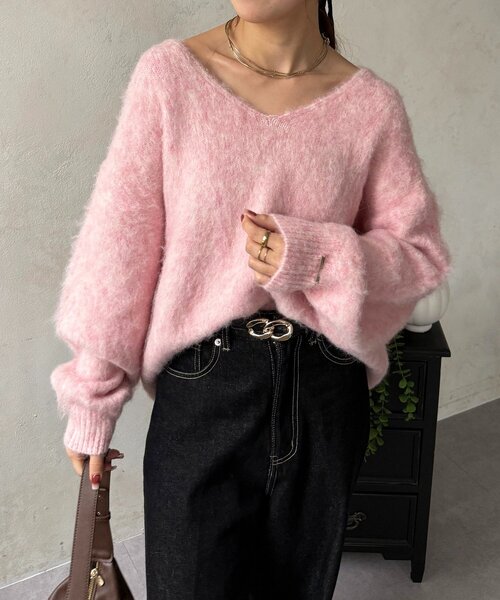 Thevon（ゼボン）の「アルパカ混Vネックゆるニット（ニット/セーター・レディース・アイボリー/サックスブルー/ピンク/モカ・FREE）」の9枚目の写真