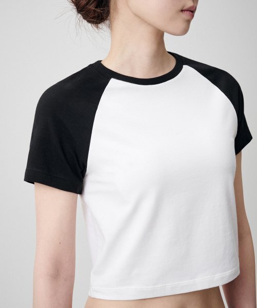 MUSINSA STANDARD WOMAN（ムシンサスタンダードウーマン）の「ウィメンズスリムクロップラグランTシャツ[ホワイト/ブラック]（Tシャツ/カットソー・レディース・その他・SMALL/MEDIUM/LARGE/X-SMALL）」の3枚目の写真