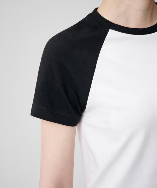 MUSINSA STANDARD WOMAN（ムシンサスタンダードウーマン）の「ウィメンズスリムクロップラグランTシャツ[ホワイト/ブラック]（Tシャツ/カットソー・レディース・その他・SMALL/MEDIUM/LARGE/X-SMALL）」の5枚目の写真