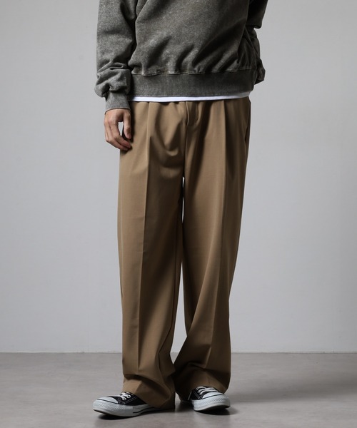 OMNES(オムネス)の「TRストレッチタックパンツ(スラックス・メンズ・ベージュ/ピンクベージュ・L/M)」の1枚目の写真