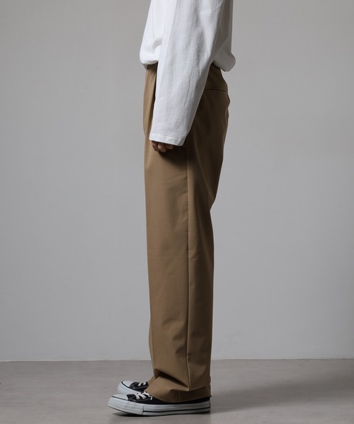 OMNES(オムネス)の「TRストレッチタックパンツ(スラックス・メンズ・ベージュ/ピンクベージュ・L/M)」の9枚目の写真