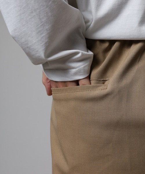 OMNES(オムネス)の「TRストレッチタックパンツ(スラックス・メンズ・ベージュ/ピンクベージュ・L/M)」の4枚目の写真