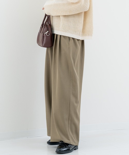 refinedworks（リファインドワークス）の「【refinedworks】タックデザイン が魅力的な ワイドパンツ（その他パンツ・レディース・チャコールグレー/ベージュ・FREE）」の7枚目の写真