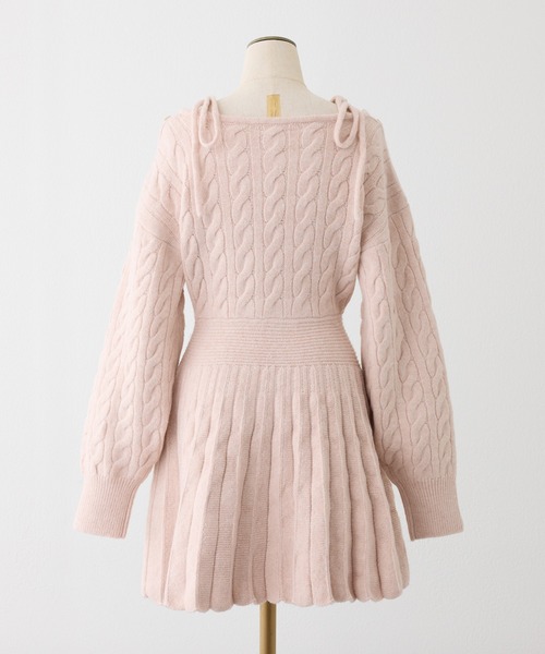 one after another NICE CLAUP（ワンアフターアナザーナイスクラップ）の「【ＨolidayCollection】肩開きミニプリーツニットワンピース（ワンピース・レディース・チャコールグレー/アイボリー/ブラック/ピンク/レッド・SMALL/MEDIUM）」の16枚目の写真