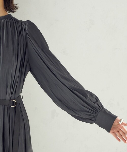 SHIPS(シップス)の「〈手洗い可能〉カッセン ギャザー ベルト付き 長袖 ワンピース(ワンピース・レディース・ネイビー/ダークグレー/グリーン・ONE SIZE)」の20枚目の写真