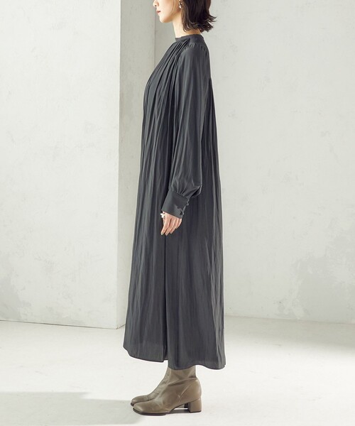 SHIPS(シップス)の「〈手洗い可能〉カッセン ギャザー ベルト付き 長袖 ワンピース(ワンピース・レディース・ネイビー/ダークグレー/グリーン・ONE SIZE)」の6枚目の写真