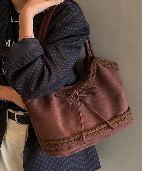 mebole(メボレ)の「リボンボアショルダートートバッグ(ショルダーバッグ・レディース・ブラック/ブラウン/キャメル・FREE)」の7枚目の写真
